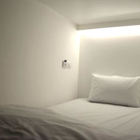 3 Howw Hostel At Sukhumvit 21 Бангкок Екстер'єр фото