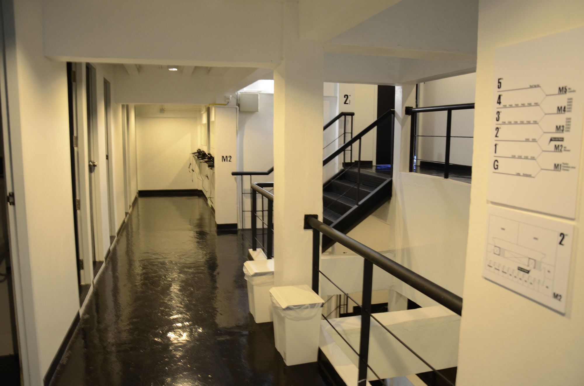 3 Howw Hostel At Sukhumvit 21 Бангкок Екстер'єр фото