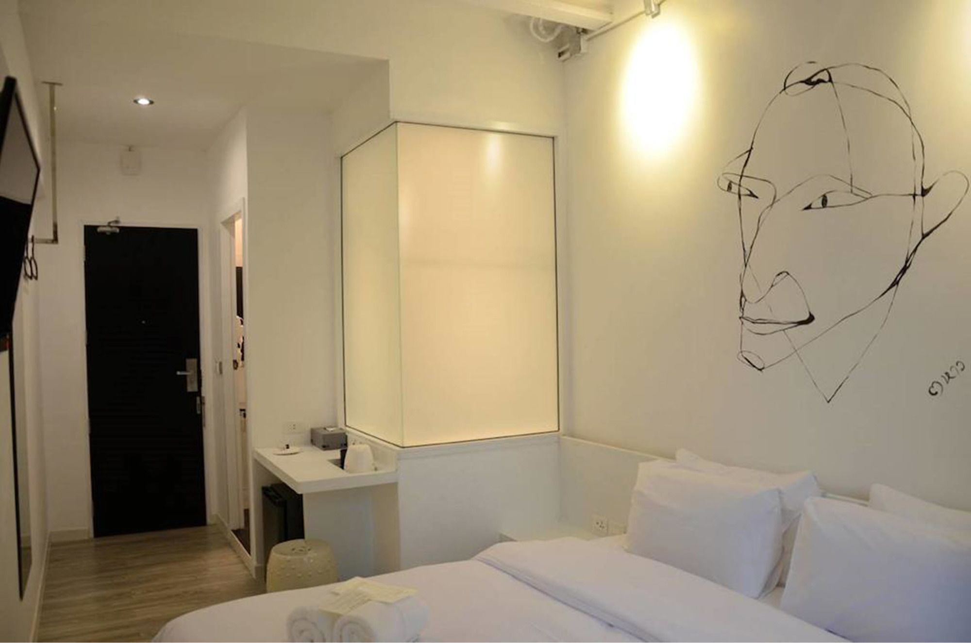 3 Howw Hostel At Sukhumvit 21 Бангкок Екстер'єр фото