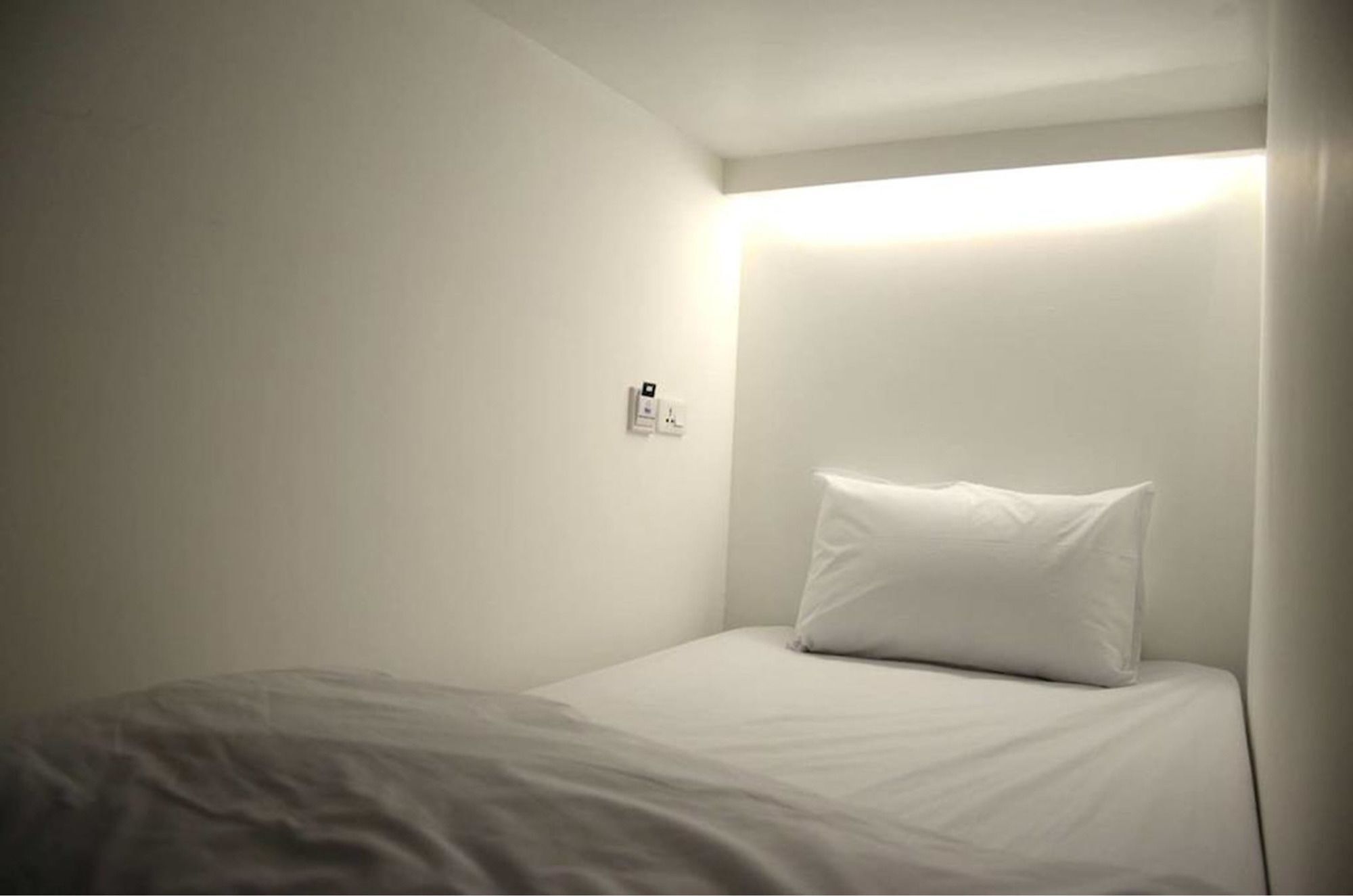 3 Howw Hostel At Sukhumvit 21 Бангкок Екстер'єр фото